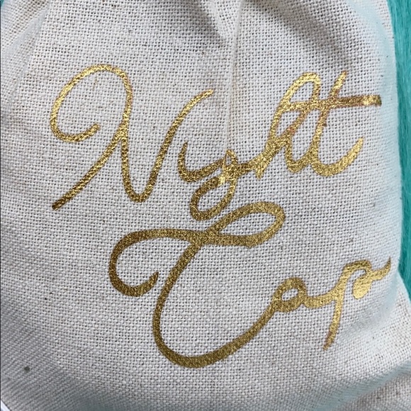 Floor 9 Night Cap Flask and Bag - Picture 4 of 16